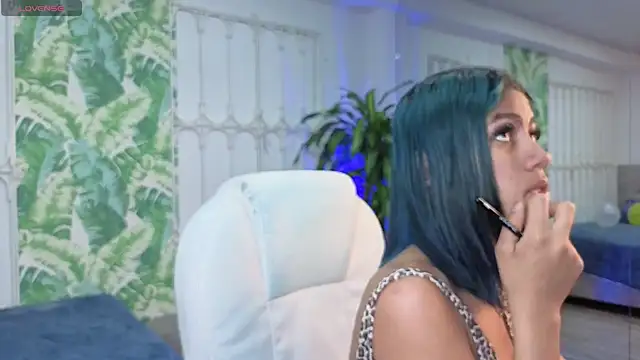baby julieta00 online show from June 18, 12:21 pm