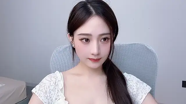  222Mia online show from June 5, 6:52 am