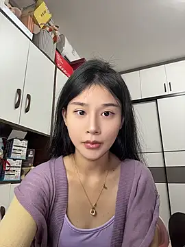 cuteluky18 online show from June 1, 1:46 pm