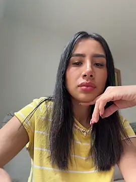 SophiaaRose18 online show from May 24, 6:18 pm