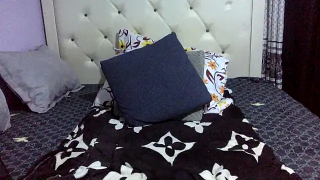 creamyamber online show from September 28, 3:13 am