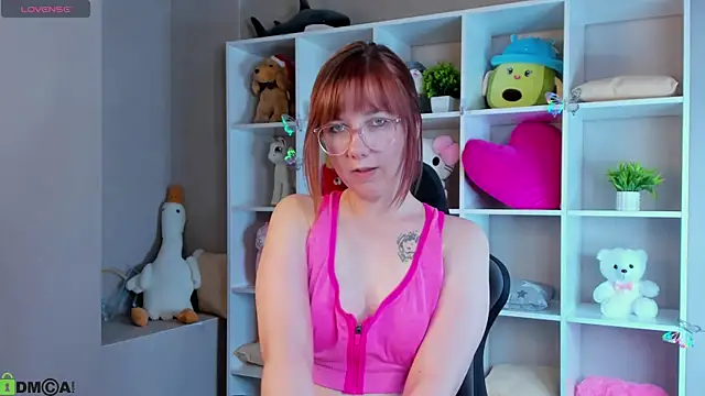 Sylvia Ruiz online show from May 28, 9:29 am