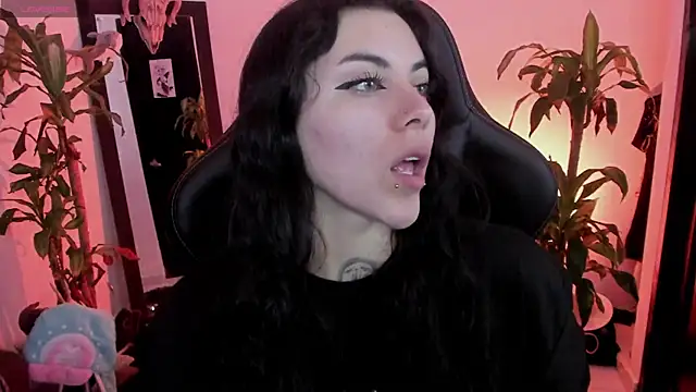 MissCharlottte 18 online show from June 12, 4:42 am
