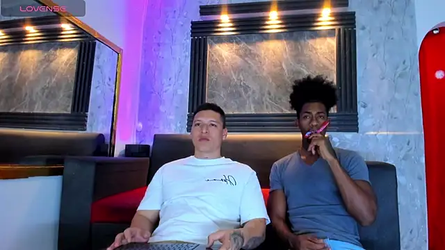 lucassimone  online show from June 18, 2:35 am