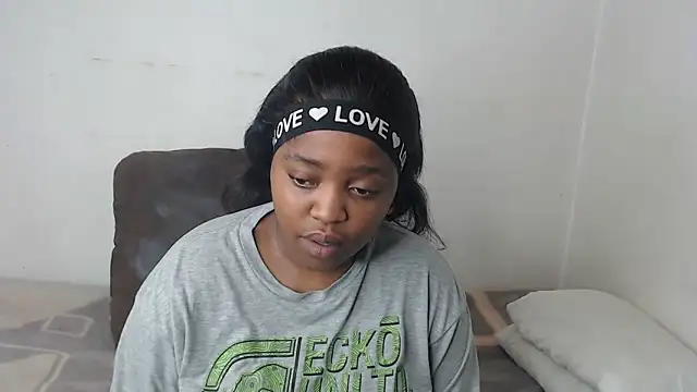 African Busty online show from June 23, 7:06 am