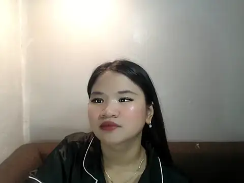 xLovelyMaxinex online show from May 14, 9:26 am