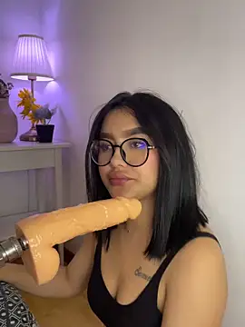 iris noiir online show from May 15, 5:22 am