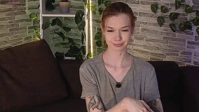 OliviaFoxsis online show from May 16, 6:27 am