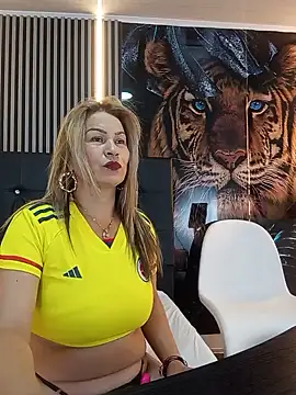  Pamelamilff online show from June 17, 12:39 pm