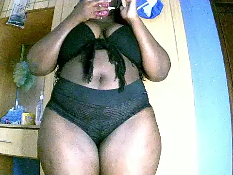 Bigbuttt2 online show from June 17, 10:05 am