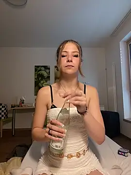 MilaRoseee online show from June 28, 6:25 pm