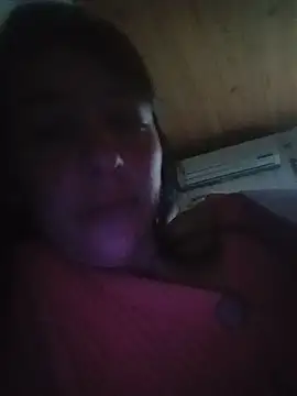 guapitaaa love online show from June 13, 6:27 pm