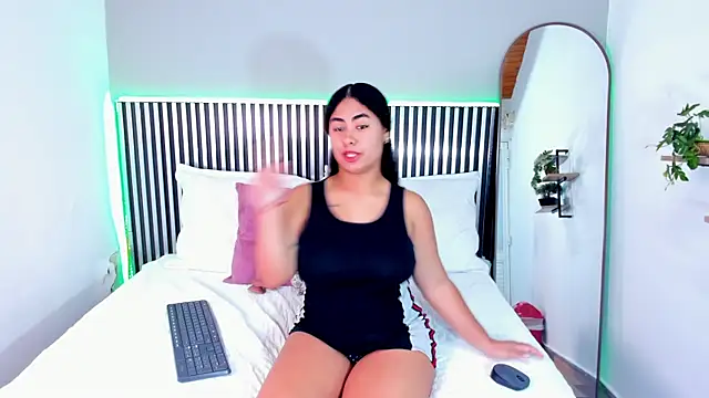 Amber Milers online show from July 14, 8:24 pm