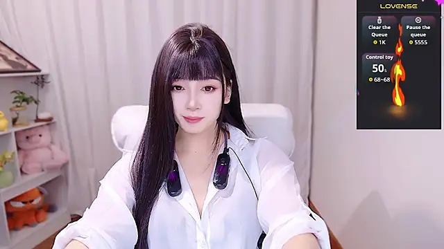 August cat online show from June 13, 9:23 pm
