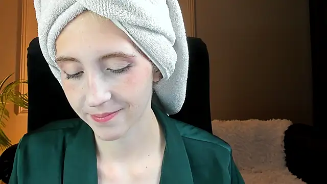 Elen  Moore online show from July 2, 5:24 am