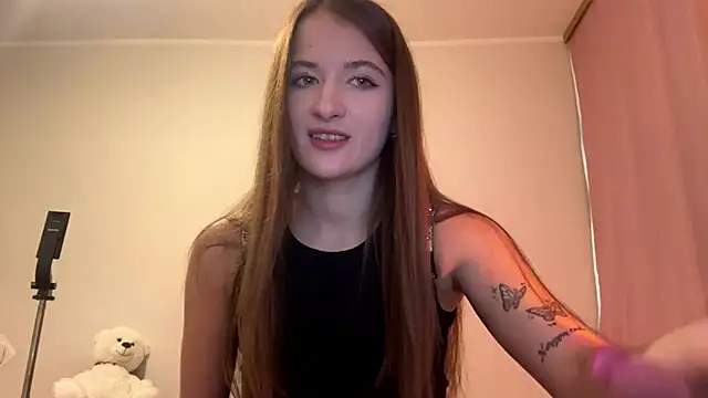 cute nessy online show from May 19, 4:25 pm