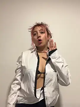 Emma Cut online show from May 28, 11:13 pm