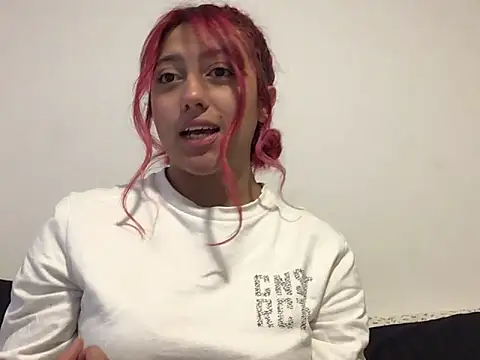 Emma Cut online show from June 5, 7:31 pm