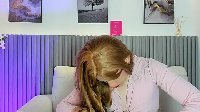 Victoria Hiills online show from May 22, 12:58 pm