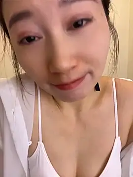 qiuqiu 018 online show from May 26, 11:48 pm
