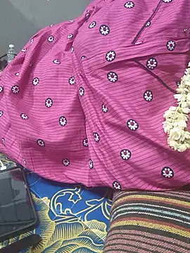 geetha431 online show from July 13, 11:49 pm