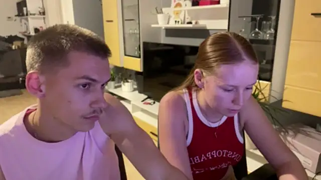 LeoAndLili online show from June 24, 7:57 pm