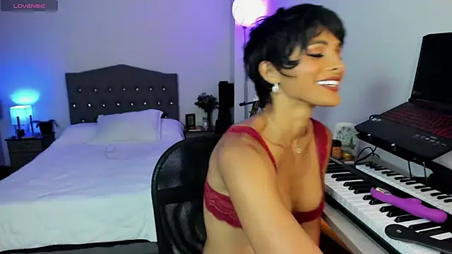 Candelaria0000 online show from May 22, 2:42 am