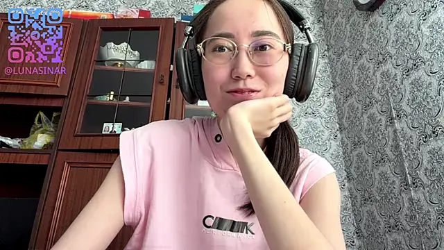 VickieTrudo online show from June 12, 4:31 am
