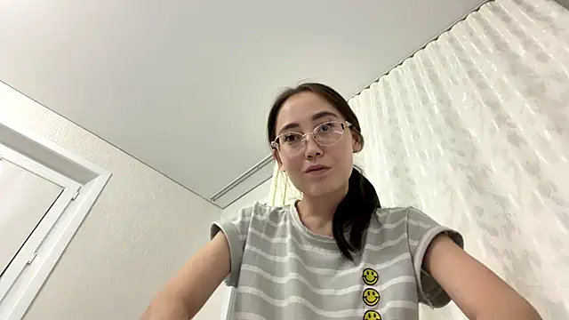 VickieTrudo online show from July 1, 9:14 pm