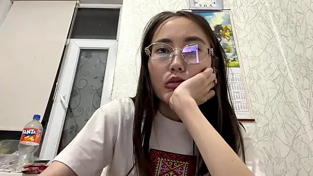 VickieTrudo online show from June 5, 9:10 pm