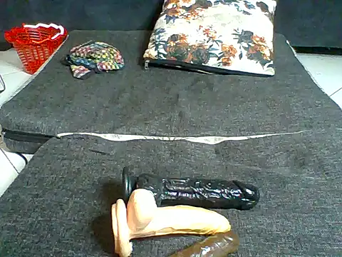Sluutygarl online show from July 14, 1:05 pm