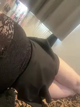 Curvy-CallieXX online show from June 2, 12:39 pm