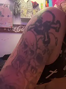 VanillaSnowcones online show from May 25, 12:31 am