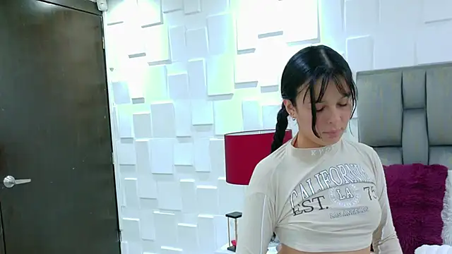 ValerieNoir  online show from May 28, 12:14 pm