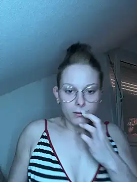 Quenn667 online show from June 25, 2:18 pm