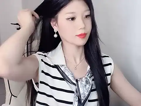 Xiaoxun712 online show from May 29, 1:09 pm