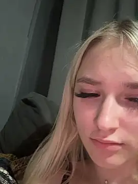 lisacryss3 online show from May 29, 5:11 pm