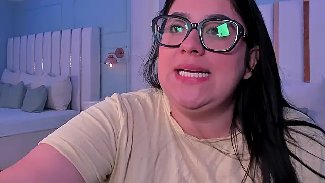 maite graay online show from June 25, 12:07 pm