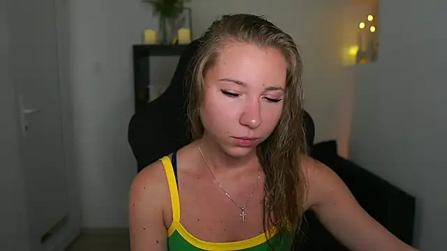 VivienVance online show from July 17, 1:59 pm