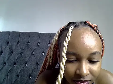 cocolaurah online show from June 22, 11:29 am