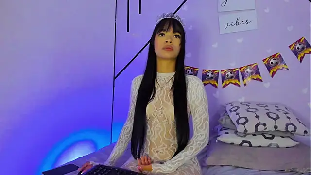 AmaiaHarpper online show from July 9, 1:13 pm