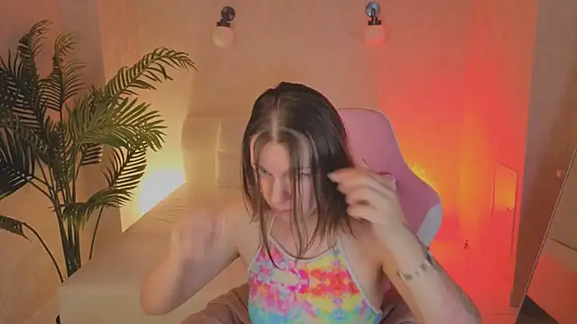 kira hatti online show from June 7, 3:02 am