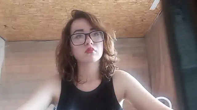 OliviaMoment online show from July 4, 10:55 am