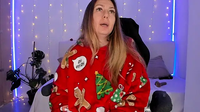 LindaWhite  online show from December 3, 9:50 pm