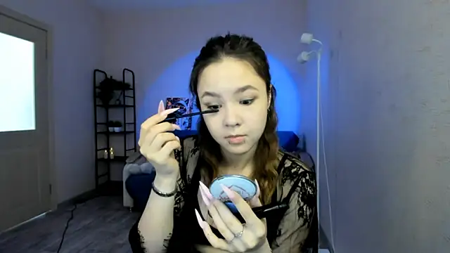 MirandaHolms online show from June 13, 3:37 am