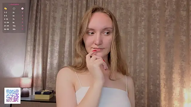 JenevaLitalien online show from June 26, 6:20 pm