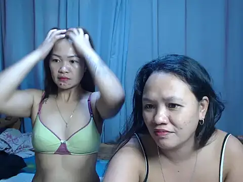 urpretty hotmama online show from June 13, 8:01 am