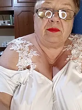 Brie Lynn online show from June 2, 6:25 am