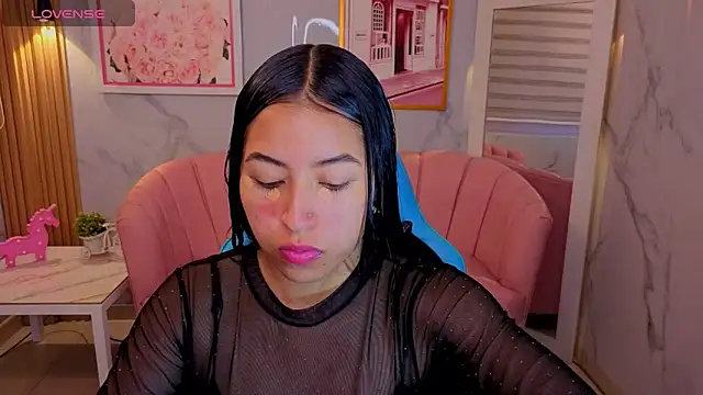 lia x a online show from June 16, 1:01 pm