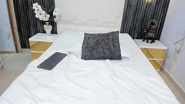 Chloe dreams4u online show from July 6, 3:03 pm